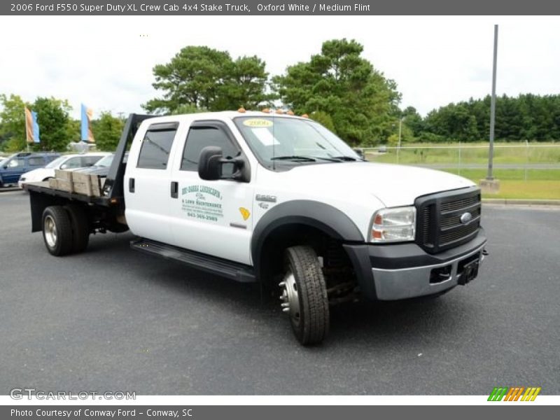 Oxford White / Medium Flint 2006 Ford F550 Super Duty XL Crew Cab 4x4 Stake Truck