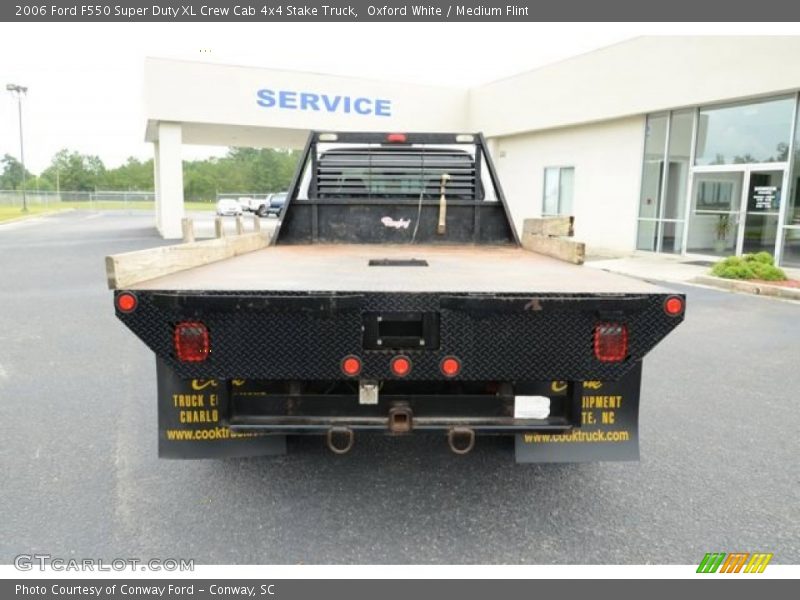 Oxford White / Medium Flint 2006 Ford F550 Super Duty XL Crew Cab 4x4 Stake Truck