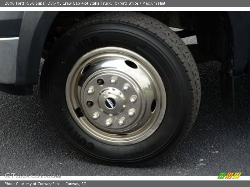 Oxford White / Medium Flint 2006 Ford F550 Super Duty XL Crew Cab 4x4 Stake Truck