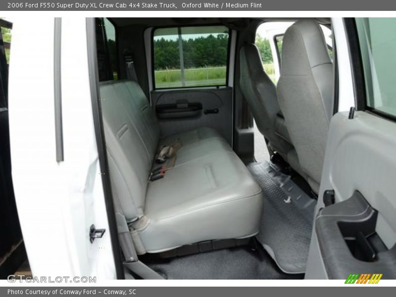 Oxford White / Medium Flint 2006 Ford F550 Super Duty XL Crew Cab 4x4 Stake Truck