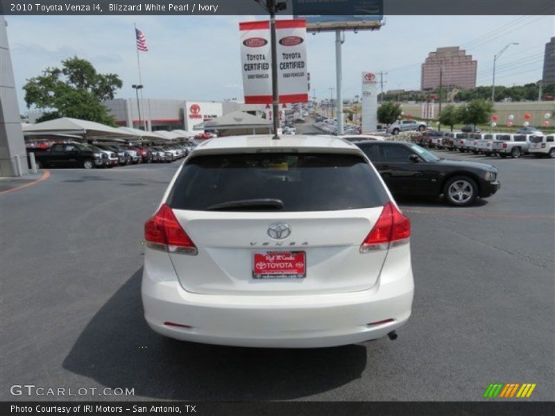 Blizzard White Pearl / Ivory 2010 Toyota Venza I4