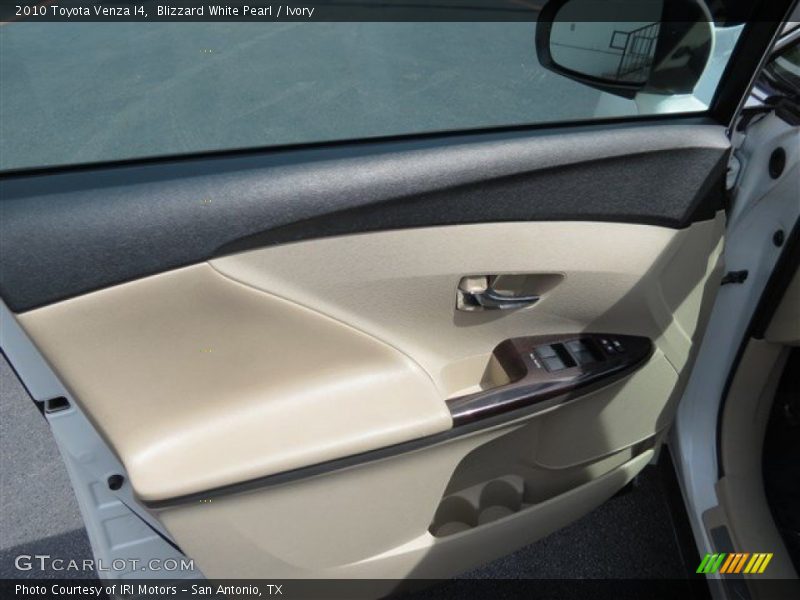 Blizzard White Pearl / Ivory 2010 Toyota Venza I4