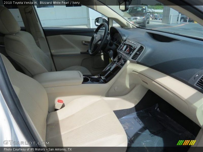 Blizzard White Pearl / Ivory 2010 Toyota Venza I4