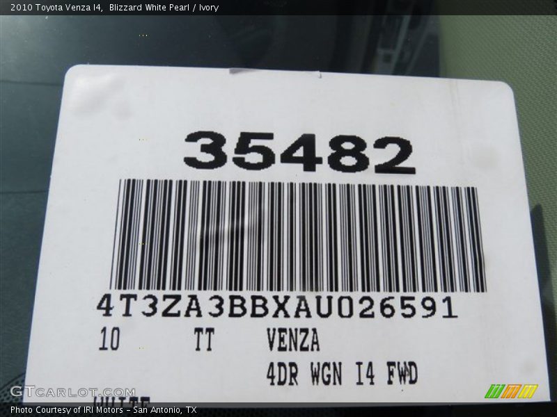 Blizzard White Pearl / Ivory 2010 Toyota Venza I4