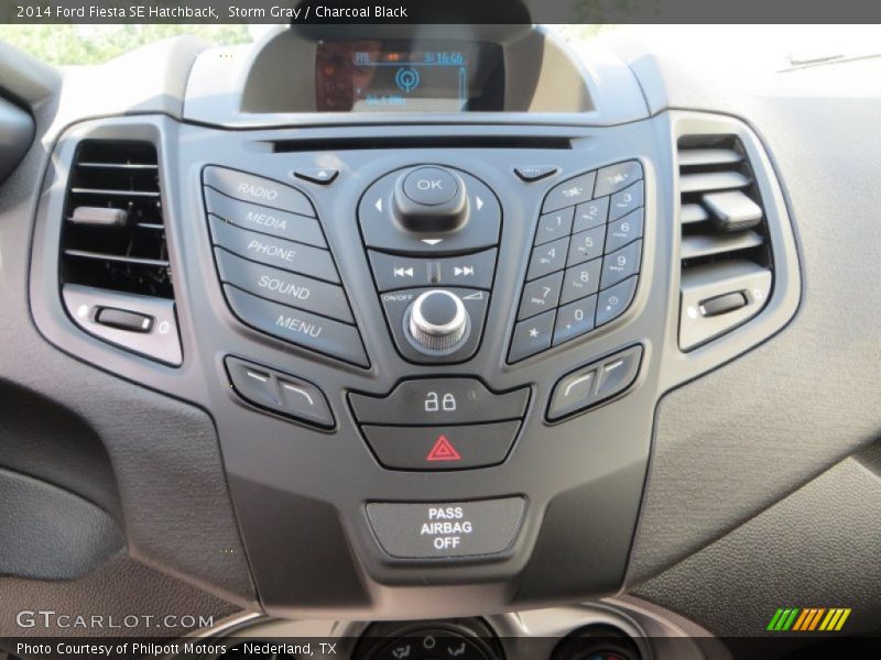 Controls of 2014 Fiesta SE Hatchback