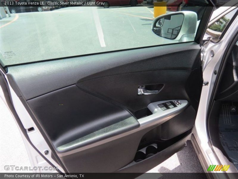 Classic Silver Metallic / Light Gray 2013 Toyota Venza LE
