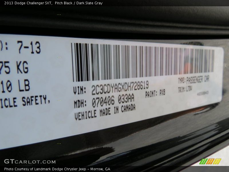 Pitch Black / Dark Slate Gray 2013 Dodge Challenger SXT