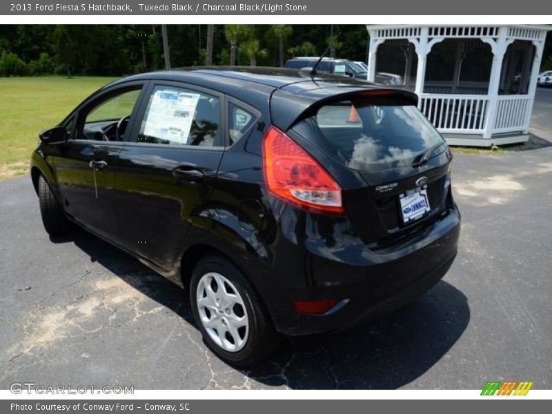 Tuxedo Black / Charcoal Black/Light Stone 2013 Ford Fiesta S Hatchback
