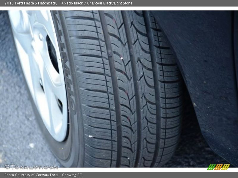 Tuxedo Black / Charcoal Black/Light Stone 2013 Ford Fiesta S Hatchback