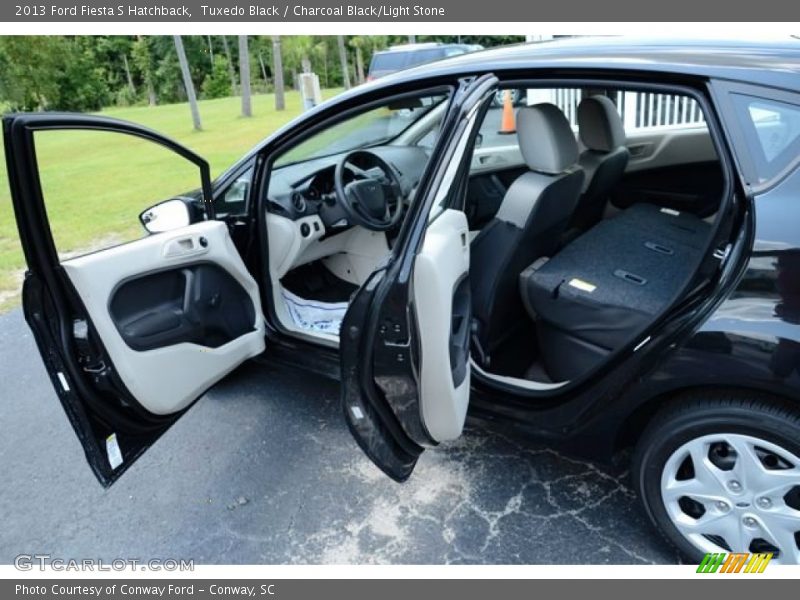 Tuxedo Black / Charcoal Black/Light Stone 2013 Ford Fiesta S Hatchback