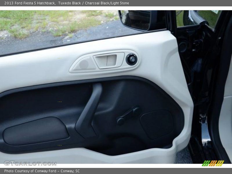 Tuxedo Black / Charcoal Black/Light Stone 2013 Ford Fiesta S Hatchback