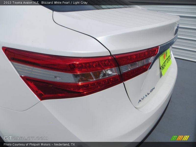 Blizzard White Pearl / Light Gray 2013 Toyota Avalon XLE