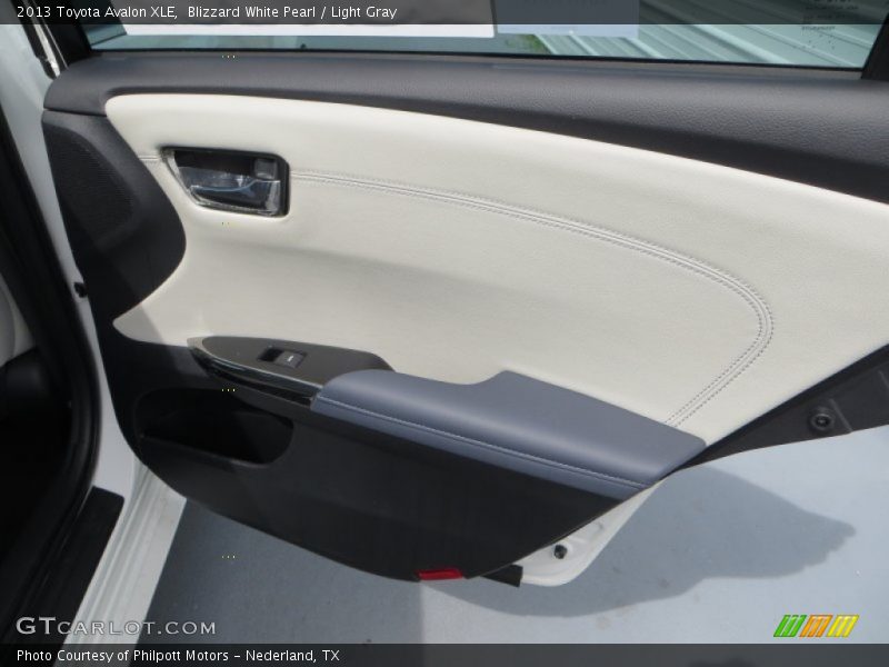 Blizzard White Pearl / Light Gray 2013 Toyota Avalon XLE
