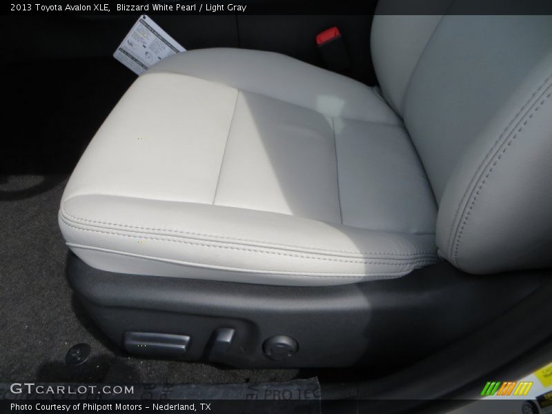 Blizzard White Pearl / Light Gray 2013 Toyota Avalon XLE