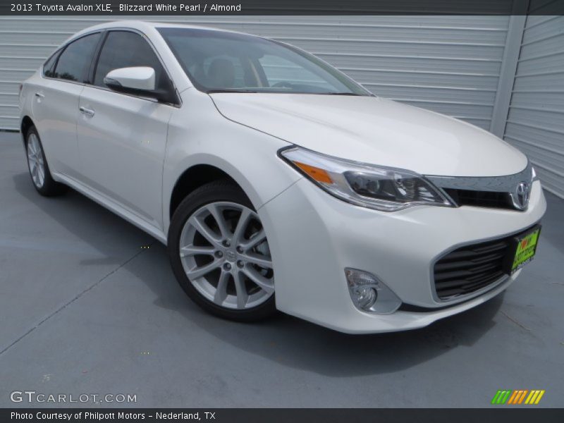 Blizzard White Pearl / Almond 2013 Toyota Avalon XLE