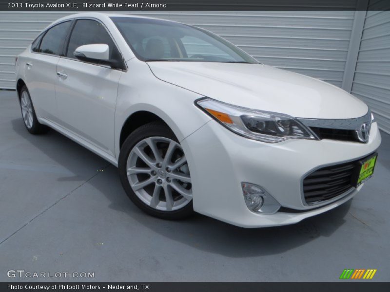 Blizzard White Pearl / Almond 2013 Toyota Avalon XLE