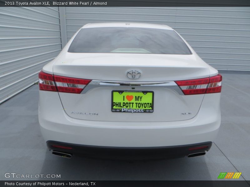 Blizzard White Pearl / Almond 2013 Toyota Avalon XLE