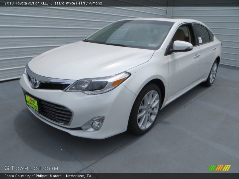 Blizzard White Pearl / Almond 2013 Toyota Avalon XLE