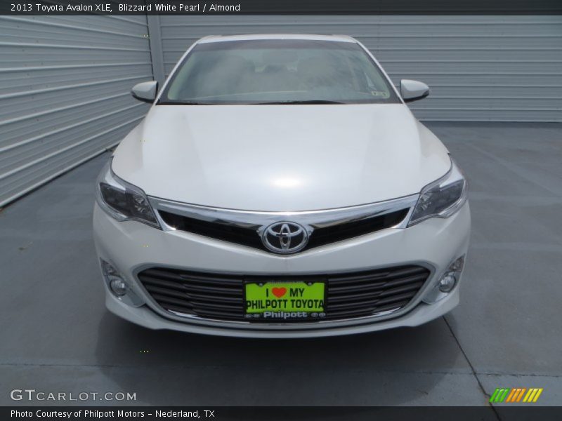 Blizzard White Pearl / Almond 2013 Toyota Avalon XLE