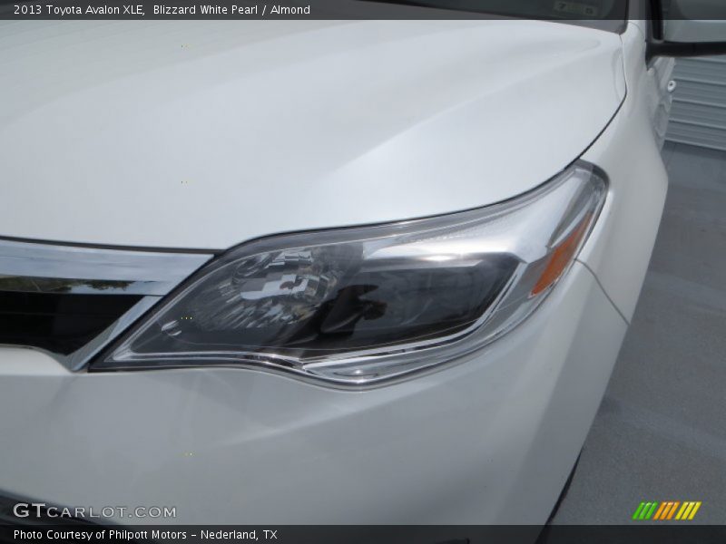 Blizzard White Pearl / Almond 2013 Toyota Avalon XLE
