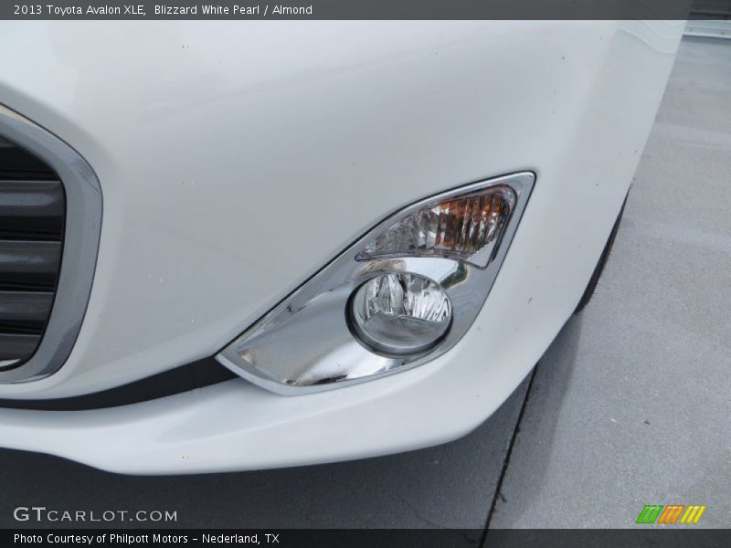 Blizzard White Pearl / Almond 2013 Toyota Avalon XLE