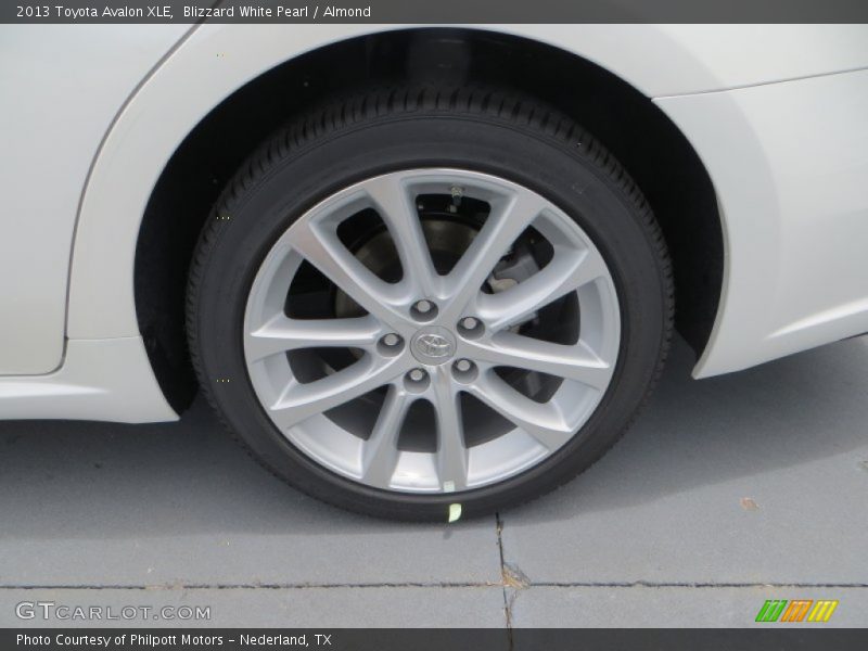 Blizzard White Pearl / Almond 2013 Toyota Avalon XLE