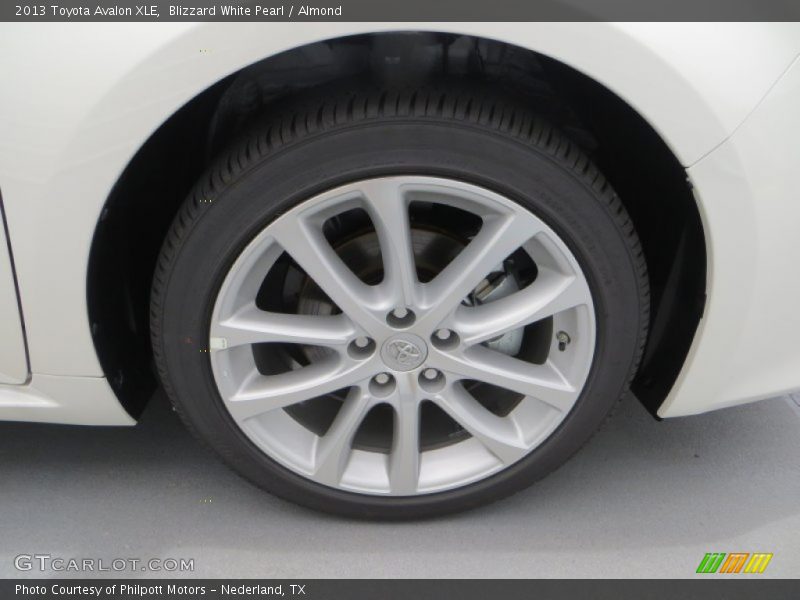 Blizzard White Pearl / Almond 2013 Toyota Avalon XLE