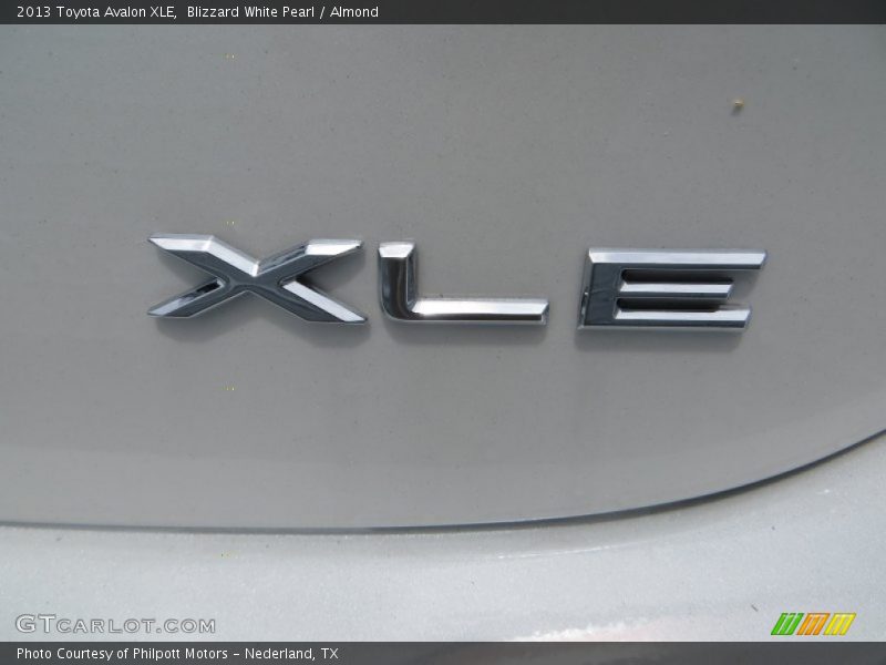 Blizzard White Pearl / Almond 2013 Toyota Avalon XLE
