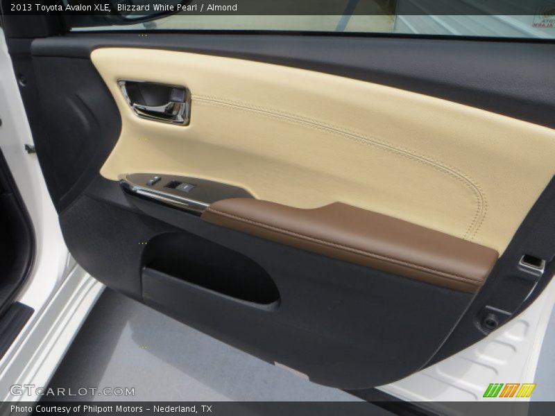 Blizzard White Pearl / Almond 2013 Toyota Avalon XLE