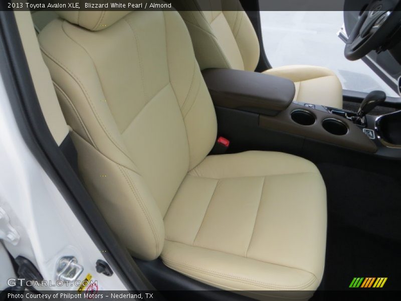 Blizzard White Pearl / Almond 2013 Toyota Avalon XLE