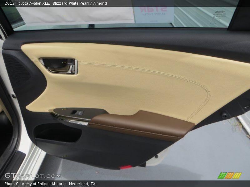 Blizzard White Pearl / Almond 2013 Toyota Avalon XLE