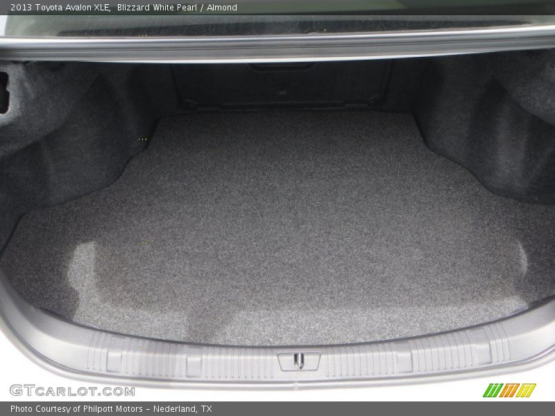 Blizzard White Pearl / Almond 2013 Toyota Avalon XLE