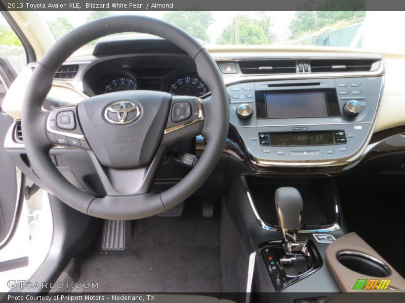 Blizzard White Pearl / Almond 2013 Toyota Avalon XLE