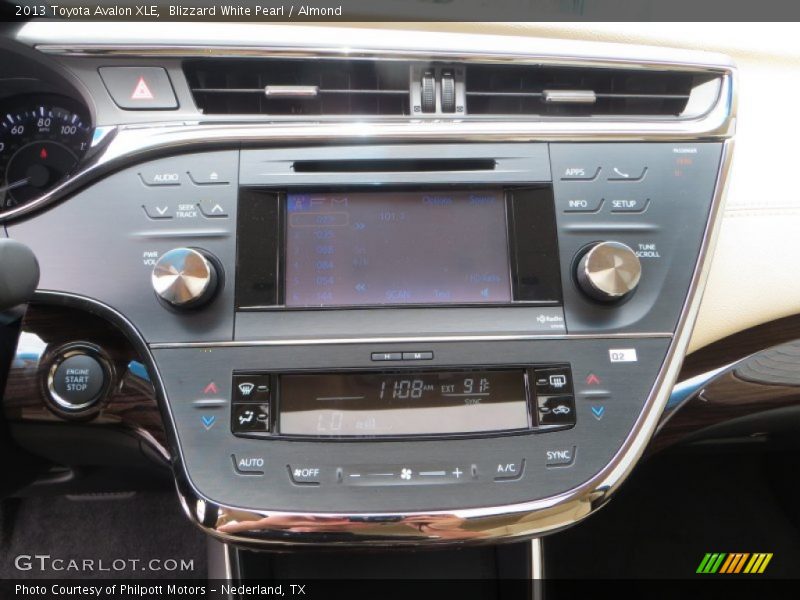 Blizzard White Pearl / Almond 2013 Toyota Avalon XLE