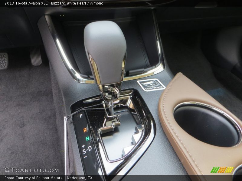 Blizzard White Pearl / Almond 2013 Toyota Avalon XLE