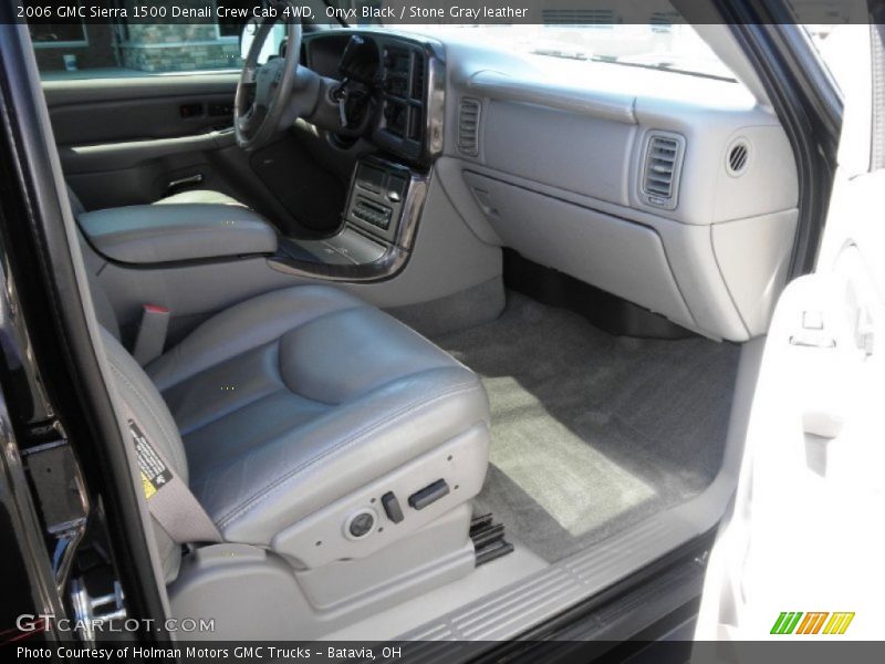 Onyx Black / Stone Gray leather 2006 GMC Sierra 1500 Denali Crew Cab 4WD
