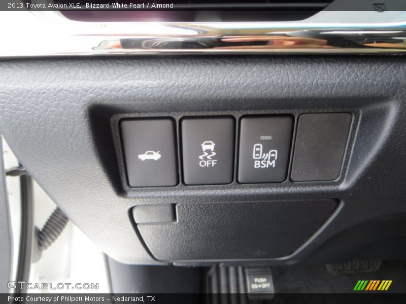 Blizzard White Pearl / Almond 2013 Toyota Avalon XLE