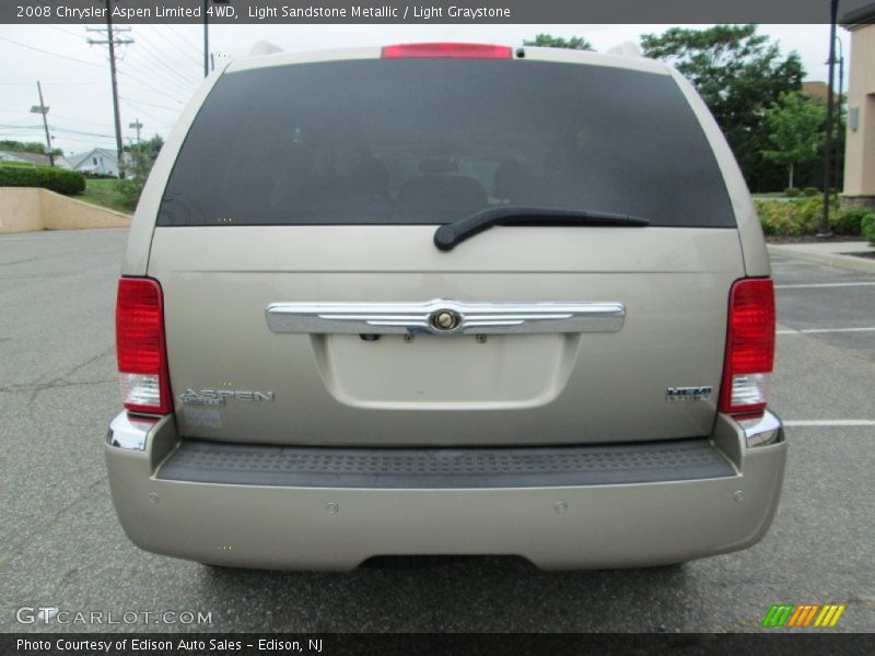 Light Sandstone Metallic / Light Graystone 2008 Chrysler Aspen Limited 4WD