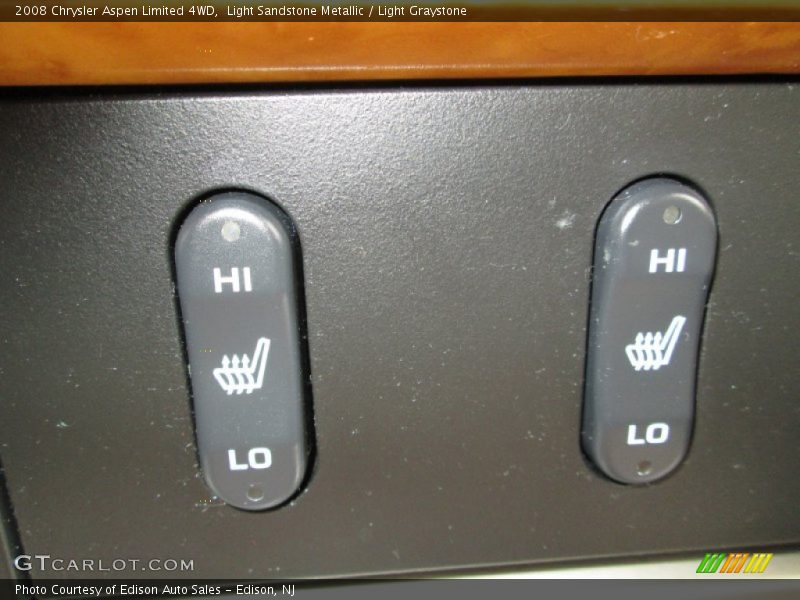 Light Sandstone Metallic / Light Graystone 2008 Chrysler Aspen Limited 4WD