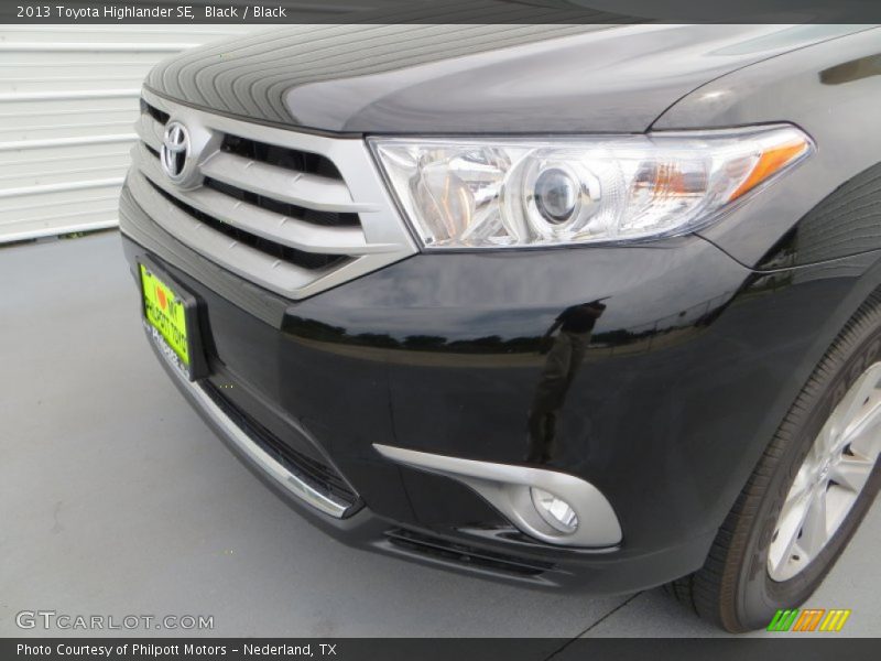 Black / Black 2013 Toyota Highlander SE