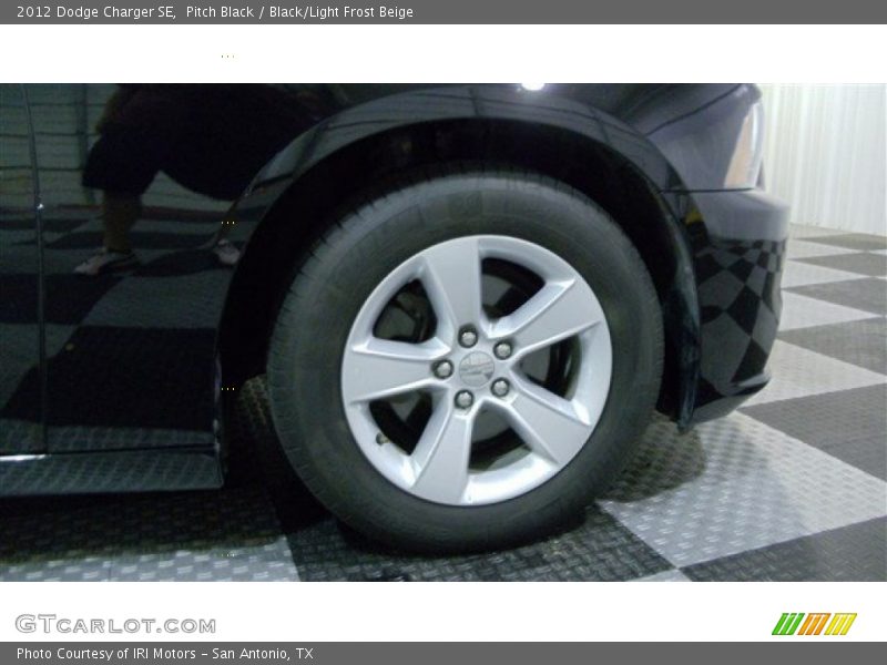 Pitch Black / Black/Light Frost Beige 2012 Dodge Charger SE