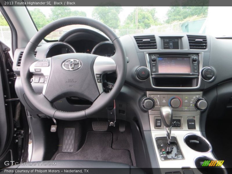 Black / Black 2013 Toyota Highlander SE