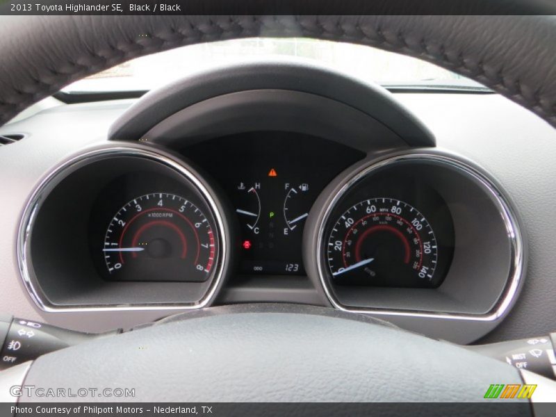 Black / Black 2013 Toyota Highlander SE