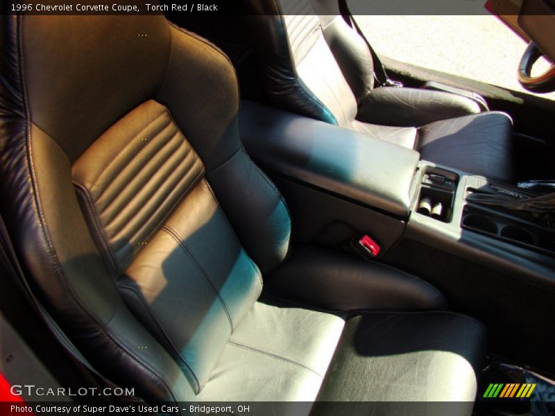 Torch Red / Black 1996 Chevrolet Corvette Coupe