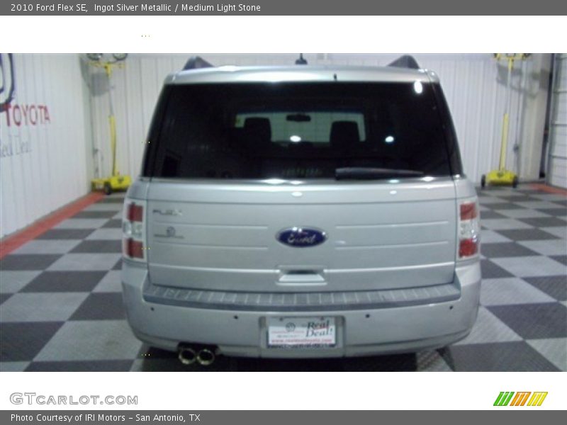 Ingot Silver Metallic / Medium Light Stone 2010 Ford Flex SE