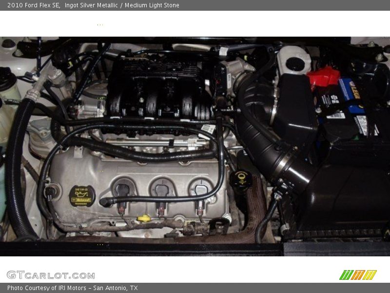 Ingot Silver Metallic / Medium Light Stone 2010 Ford Flex SE