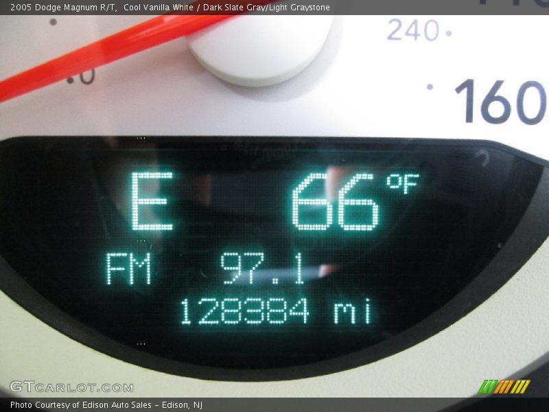 Cool Vanilla White / Dark Slate Gray/Light Graystone 2005 Dodge Magnum R/T