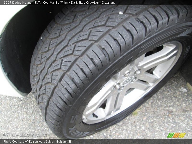 Cool Vanilla White / Dark Slate Gray/Light Graystone 2005 Dodge Magnum R/T