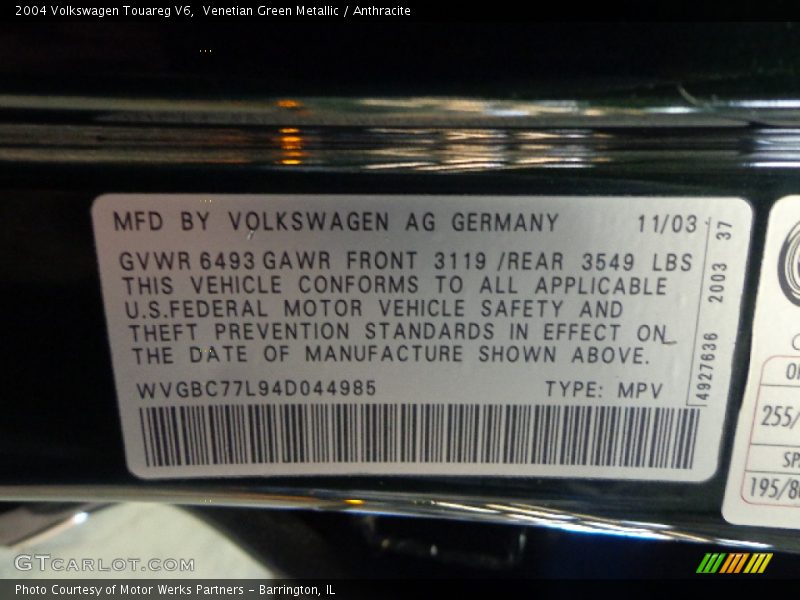 Venetian Green Metallic / Anthracite 2004 Volkswagen Touareg V6
