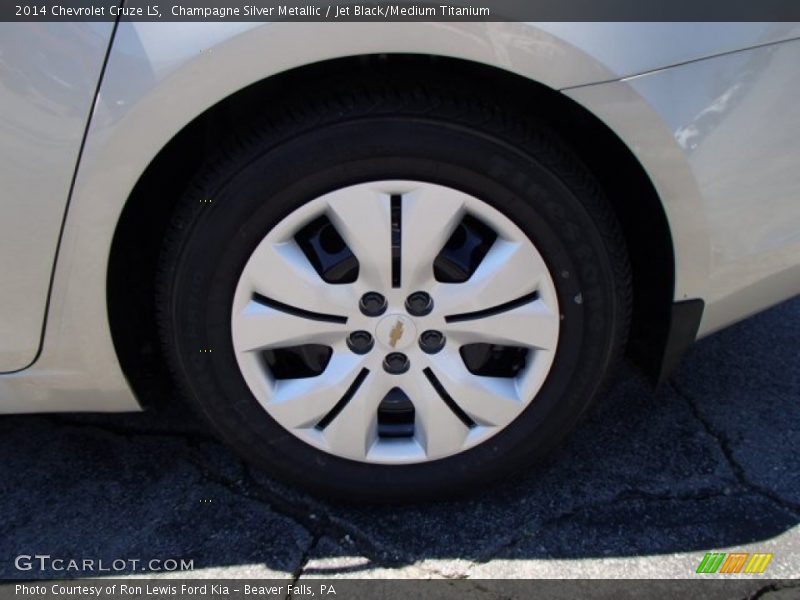 Champagne Silver Metallic / Jet Black/Medium Titanium 2014 Chevrolet Cruze LS